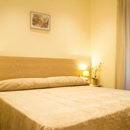 Hostal Excellence Barselona Dış mekan fotoğraf