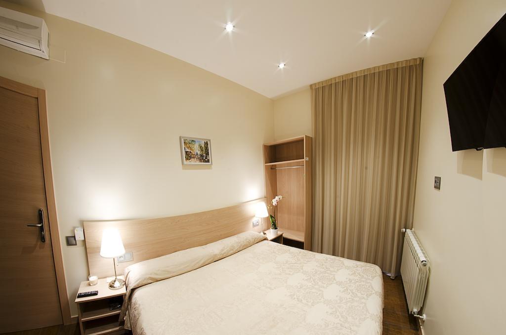 Hostal Excellence Barselona Dış mekan fotoğraf