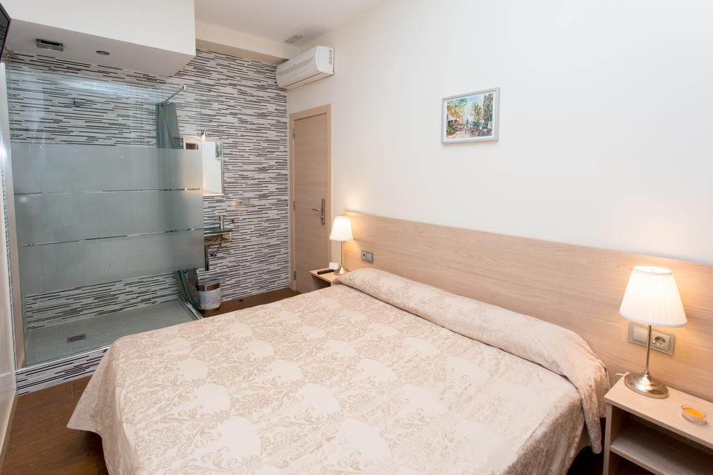 Hostal Excellence Barselona Dış mekan fotoğraf