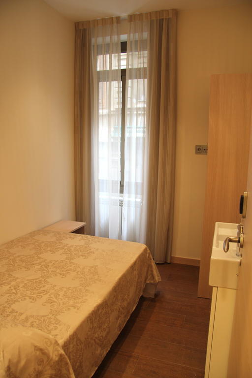 Hostal Excellence Barselona Dış mekan fotoğraf